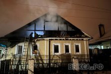 выкса.рф, На улице Ленинградская горел дом: идет сбор средств погорельцам